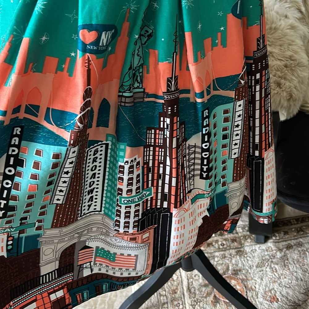 Dresstore Green NYC New York Skyline Landmark Pleated pinup retro Skirt L - Picture 4 of 12